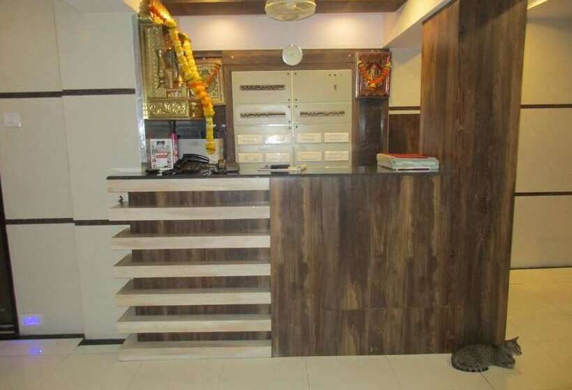 فندق Saroja Palace