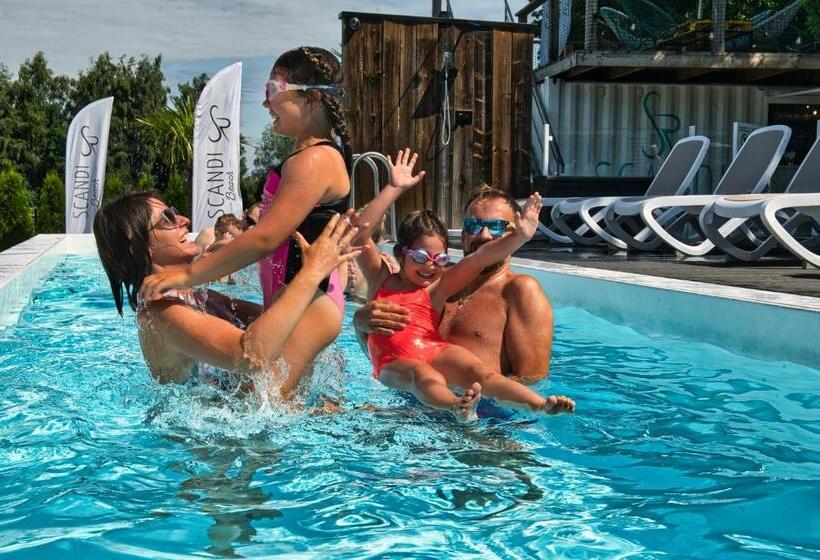 בית מלון כפרי Scandinavia Resort