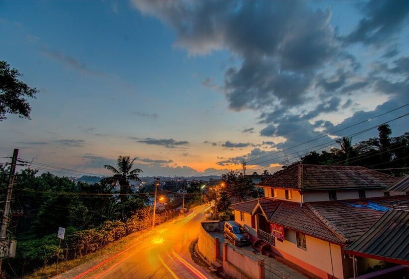 فندق Spot On 37084 Bharmour View