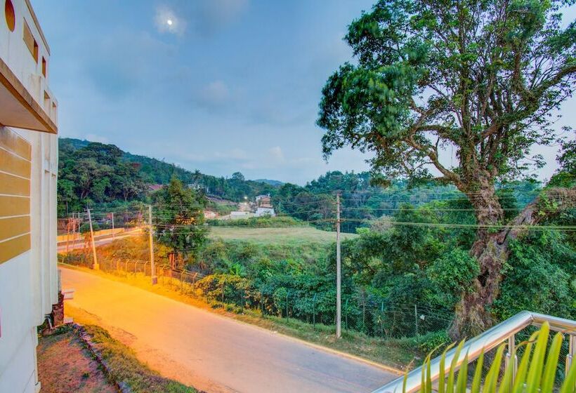 فندق Spot On 37084 Bharmour View