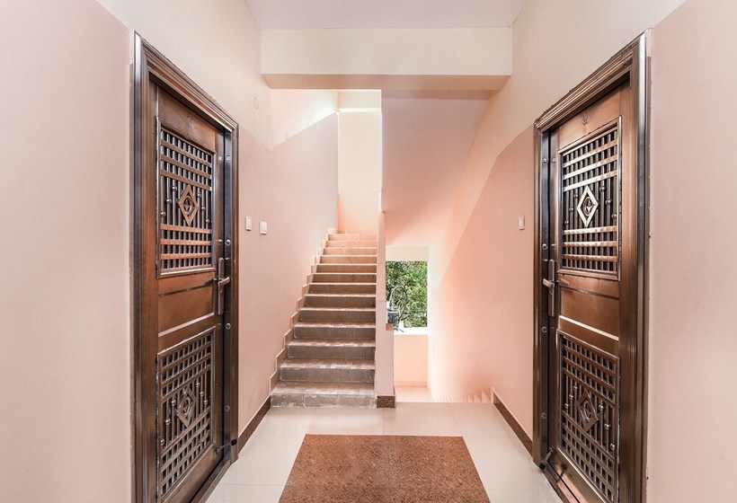 ホテル The Purple Stay By Oyo Rooms