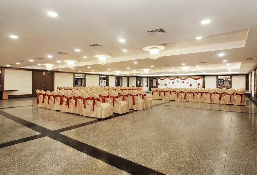 ホテル Treebo Trend Abinand Grand Bhel