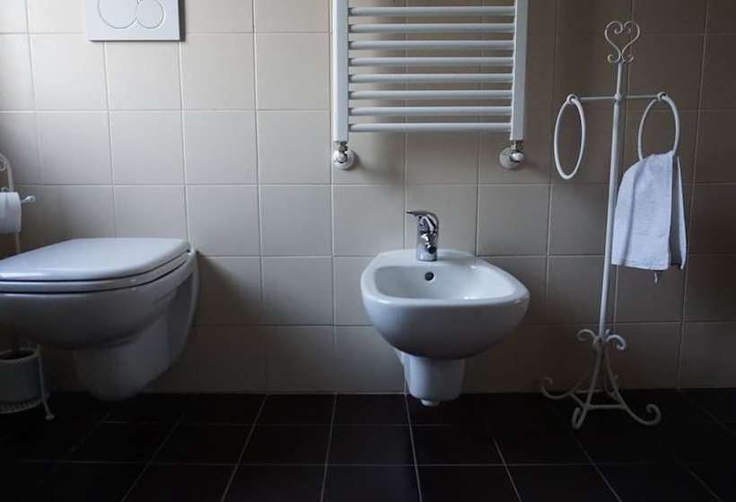 مبيت وإفطار L Abete Rosso Sul Po