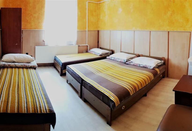 Muskátli Vendégház   Hostel