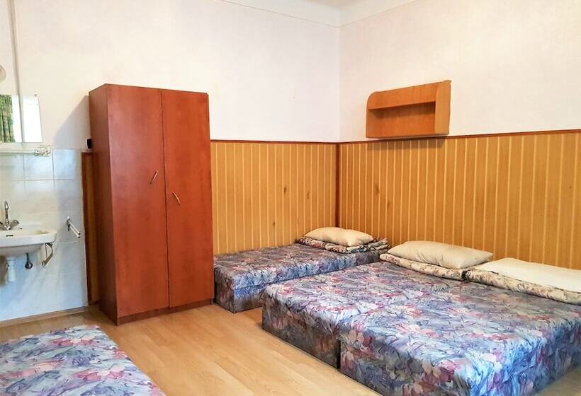 Muskátli Vendégház   Hostel