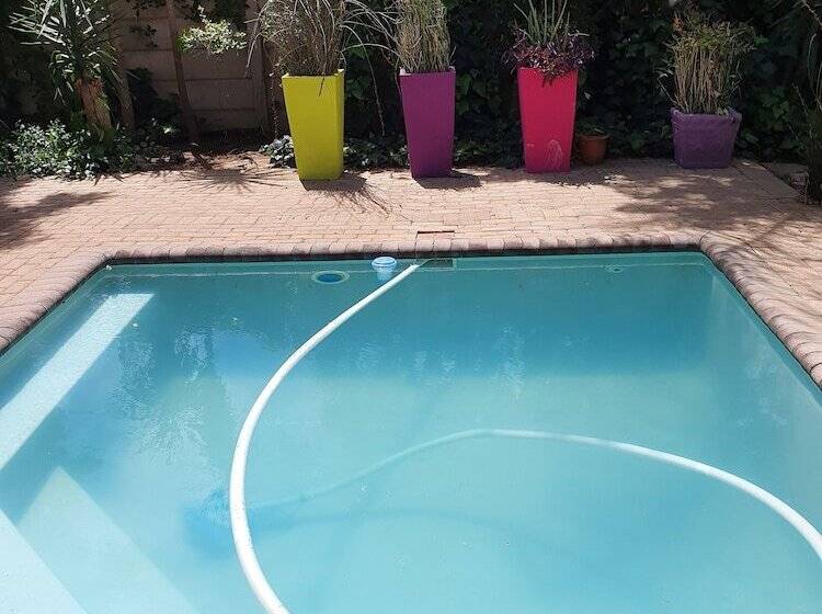 פנסיון 51 On Church Guesthouse