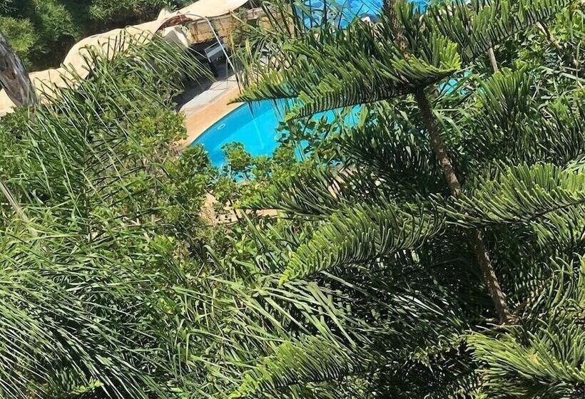 پانسیون Auberge Redaland