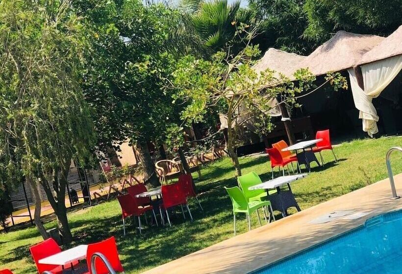 پانسیون Auberge Redaland