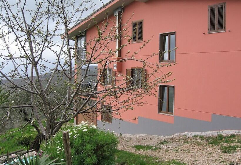 פנסיון Immersi Nella Natura