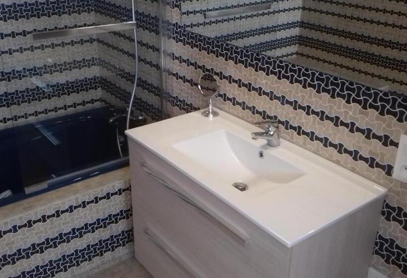 بنسيون La Demeure Du Castel