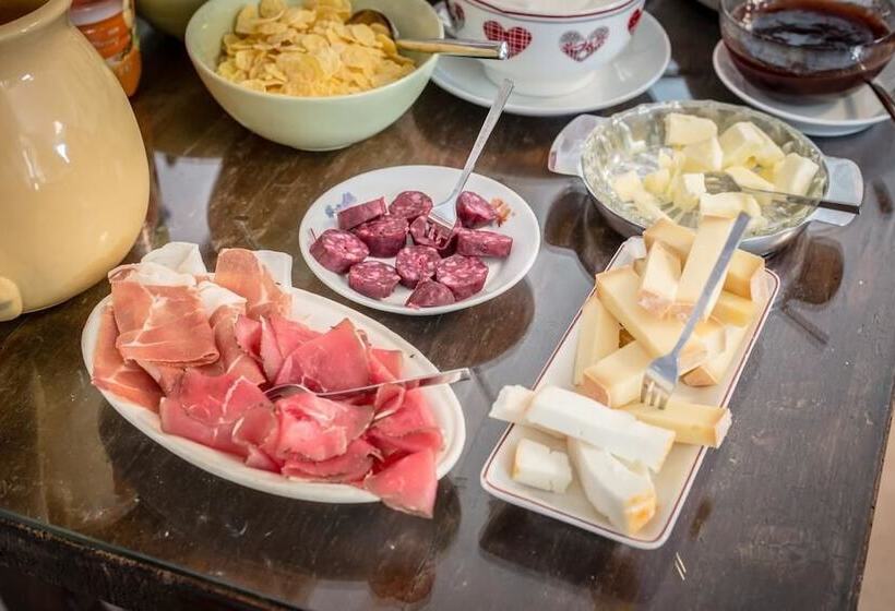 بنسيون Lo Verdzé Di Torgnon