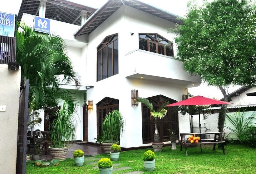 ペンション New York Guest House