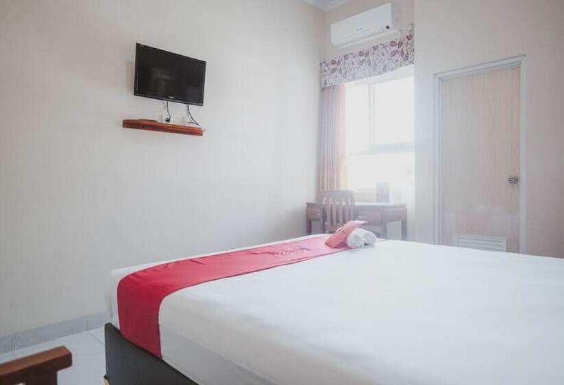 پانسیون Reddoorz Near Ambarukmo Yogyakarta