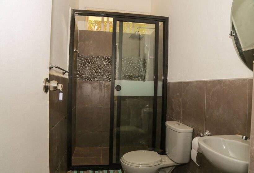 پانسیون Yaku Eco House