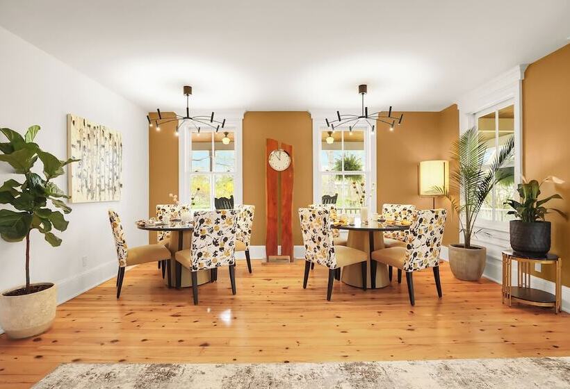 住宿加早餐  The Royal Manor Inn