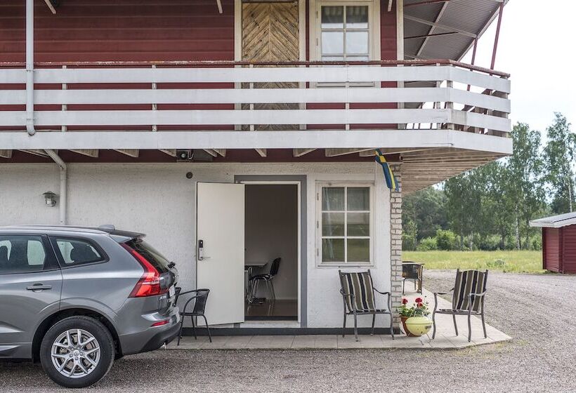 Tallbackens Gård & Vandrarhem Hostel