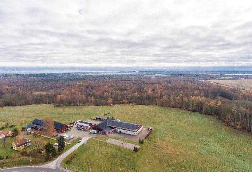 Tallbackens Gård & Vandrarhem Hostel