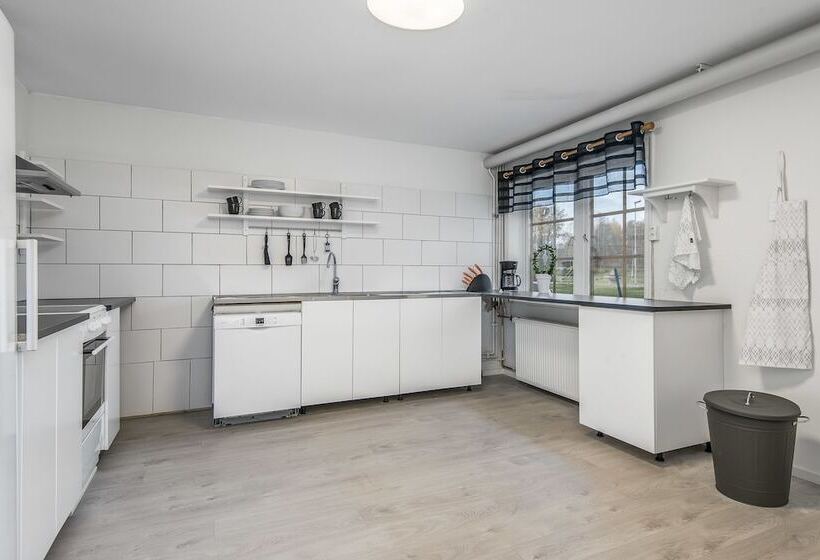 Tallbackens Gård & Vandrarhem Hostel