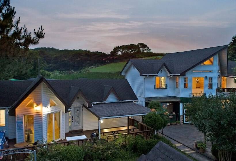 Anmyeondo Tamarind Pension