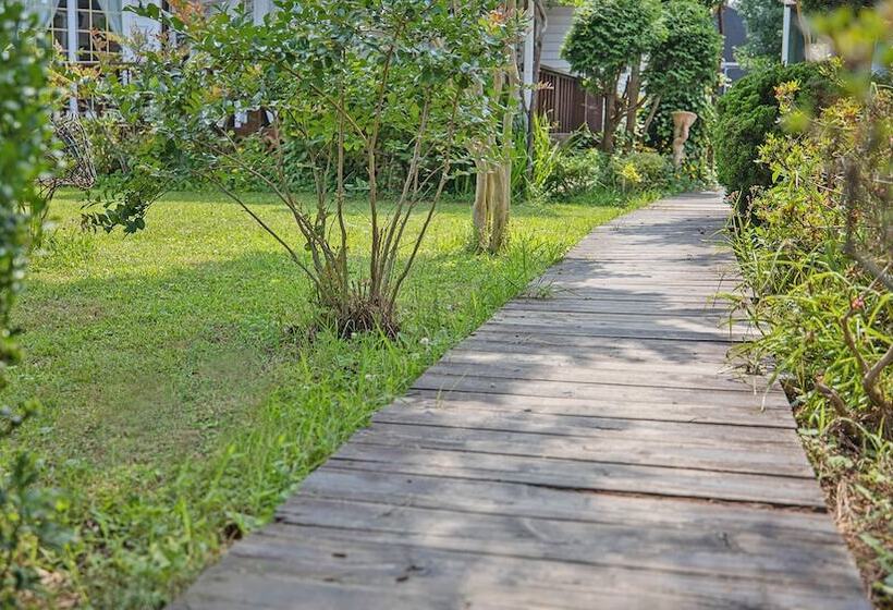 Anmyeondo Tamarind Pension