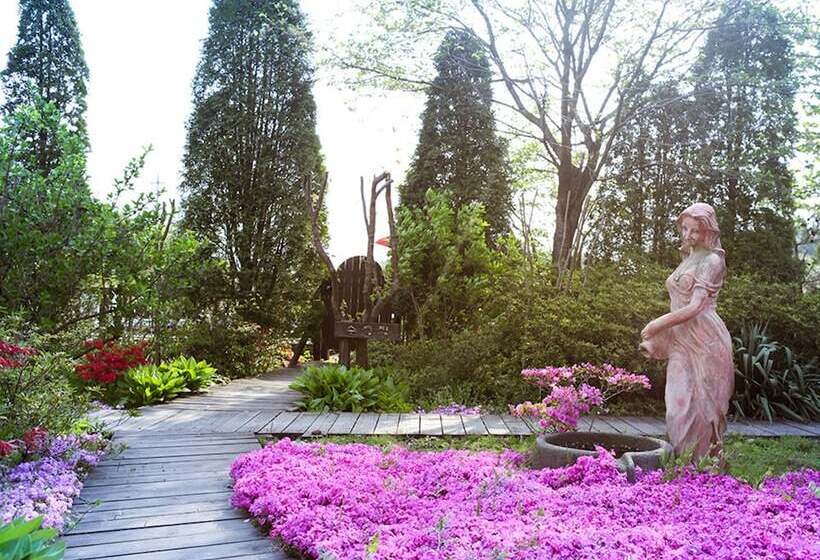 Anmyeondo Tamarind Pension