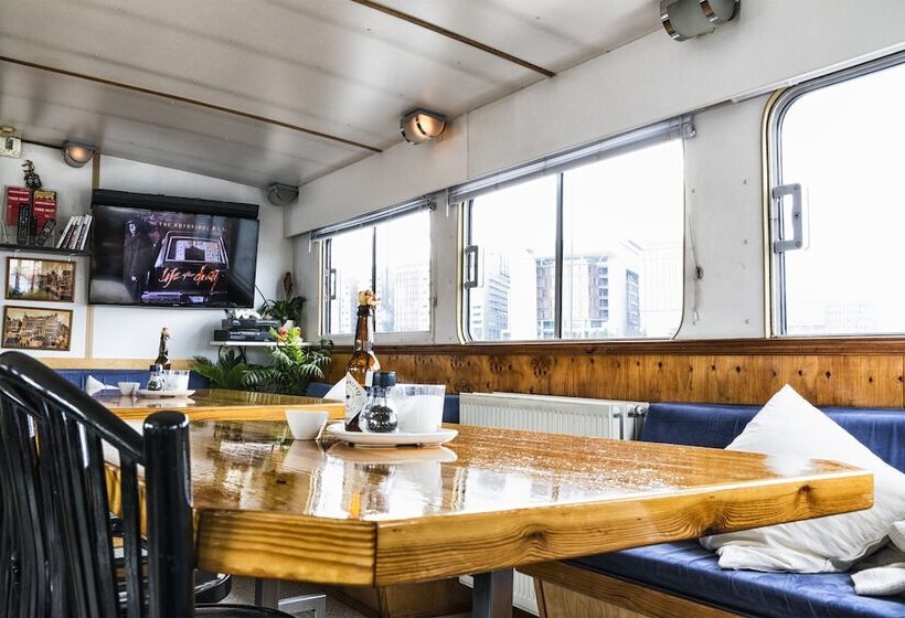 The Cabin Haarlem   Hostel