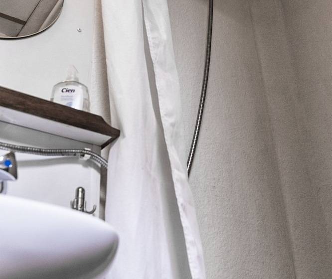 The Cabin Haarlem   Hostel