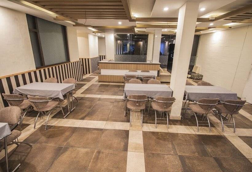 Wowstayz Hotel Sapphire