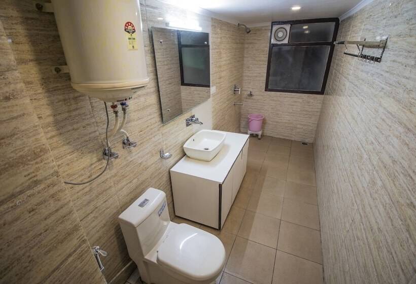 Wowstayz Hotel Sapphire