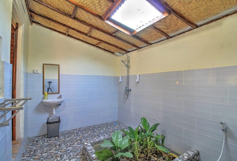 مبيت وإفطار Ayu Hill Bungalows