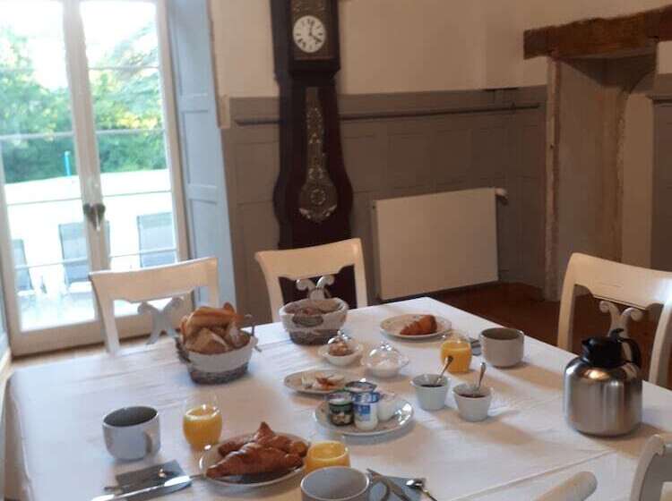 مبيت وإفطار Château De La Grand'cour