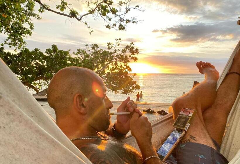 住宿加早餐 Krui Surfing