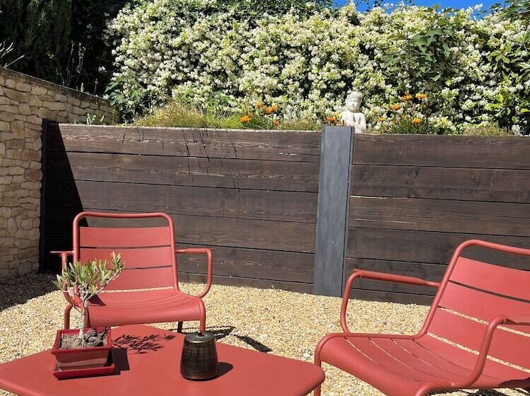 Bed and Breakfast Le Mas Aux Cedres   Teritoria