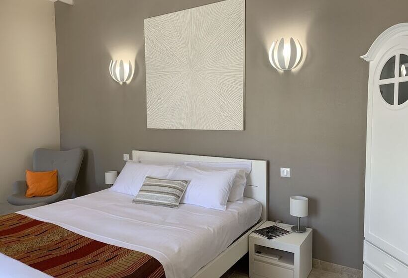 Bed and Breakfast Le Mas Aux Cedres   Teritoria