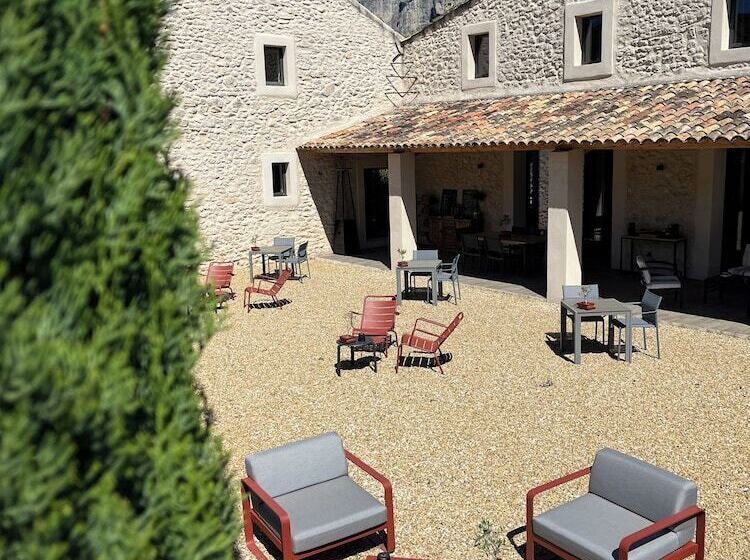 Bed and Breakfast Le Mas Aux Cedres   Teritoria
