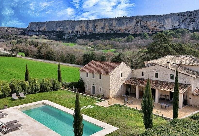 Bed and Breakfast Le Mas Aux Cedres   Teritoria