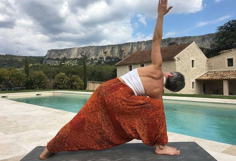 Bed and Breakfast Le Mas Aux Cedres   Teritoria