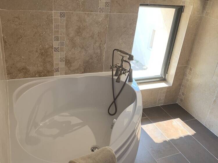 Bed and Breakfast Le Mas Aux Cedres   Teritoria