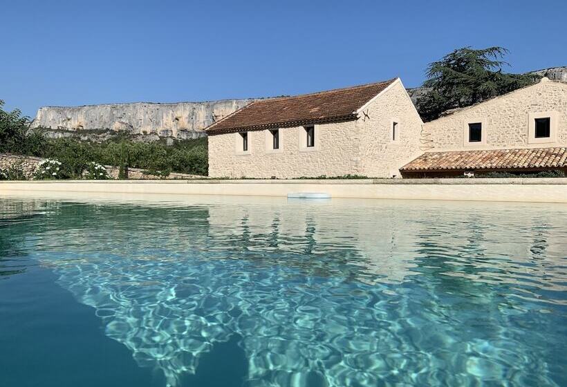 Bed and Breakfast Le Mas Aux Cedres   Teritoria