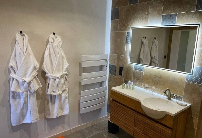 Bed and Breakfast Le Mas Aux Cedres   Teritoria