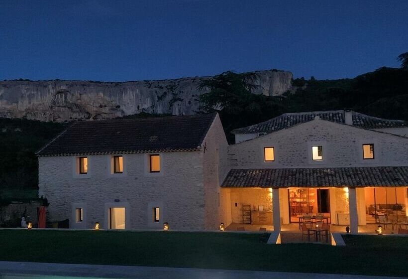 Bed and Breakfast Le Mas Aux Cedres   Teritoria