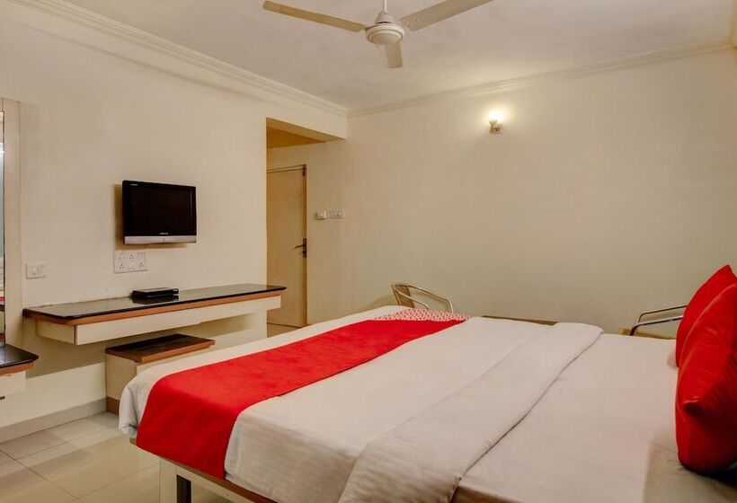 Capital O 40904 Hotel Satish Executive