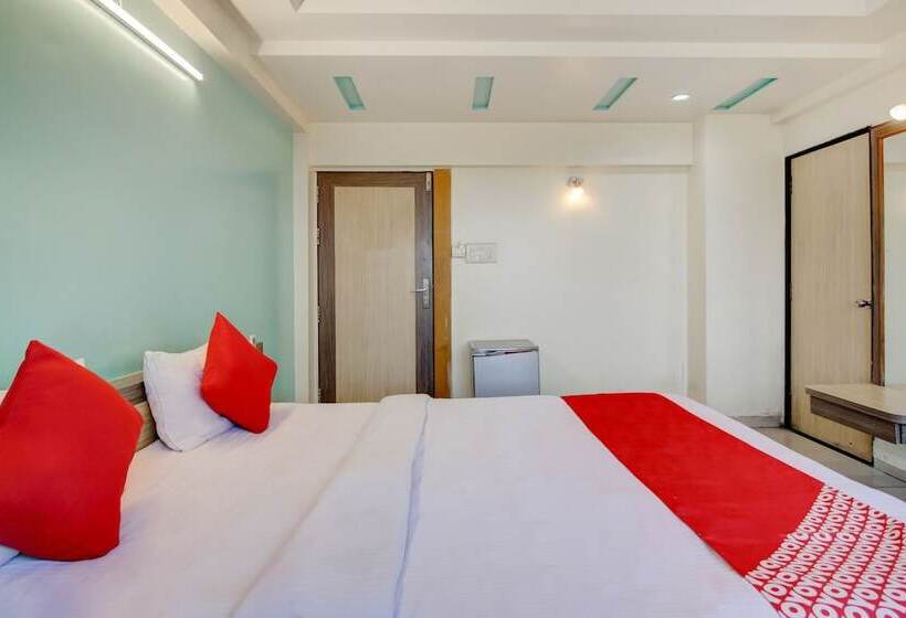 Capital O 40904 Hotel Satish Executive