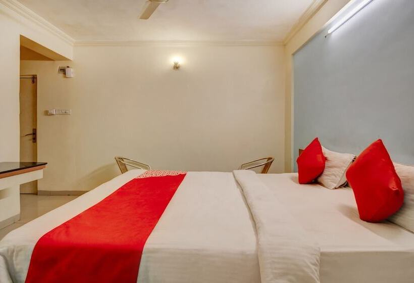 Capital O 40904 Hotel Satish Executive