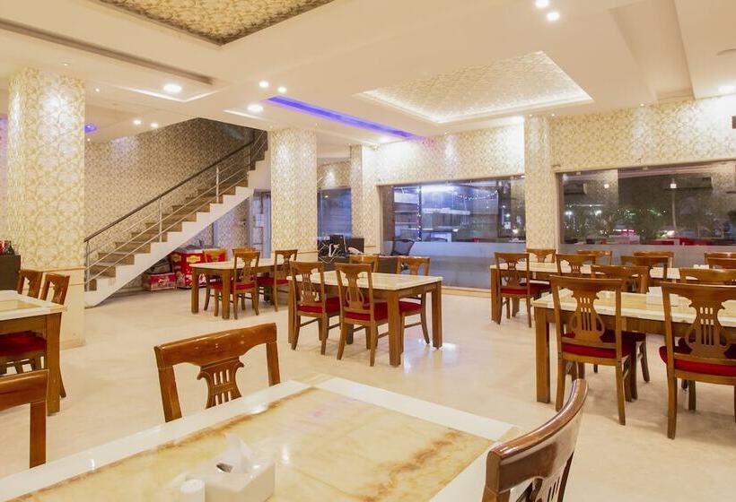 Capital O 40904 Hotel Satish Executive