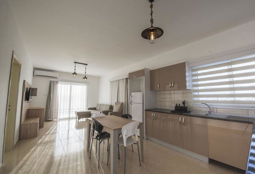 Deniz Airport Suites