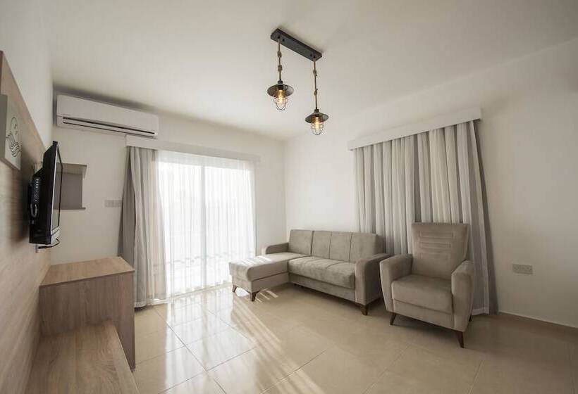 Deniz Airport Suites