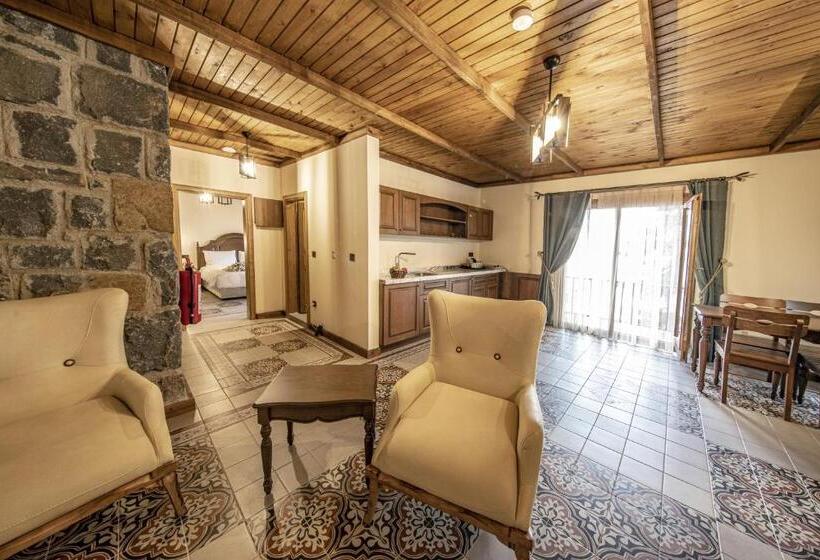 Foleya Mountain Resort Hotel & Villas