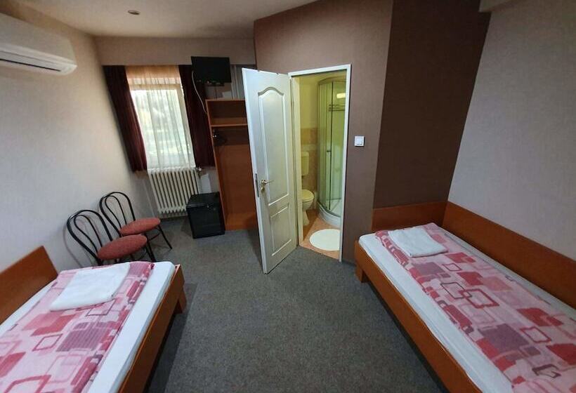 Forró Fogadó & Bauer Bistro