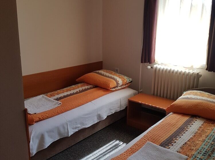 Forró Fogadó & Bauer Bistro